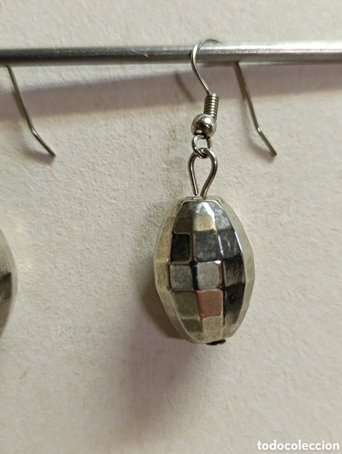 Joyeria: PENDIENTES DE METAL PLATEADO. COLGANTES. - Foto 3