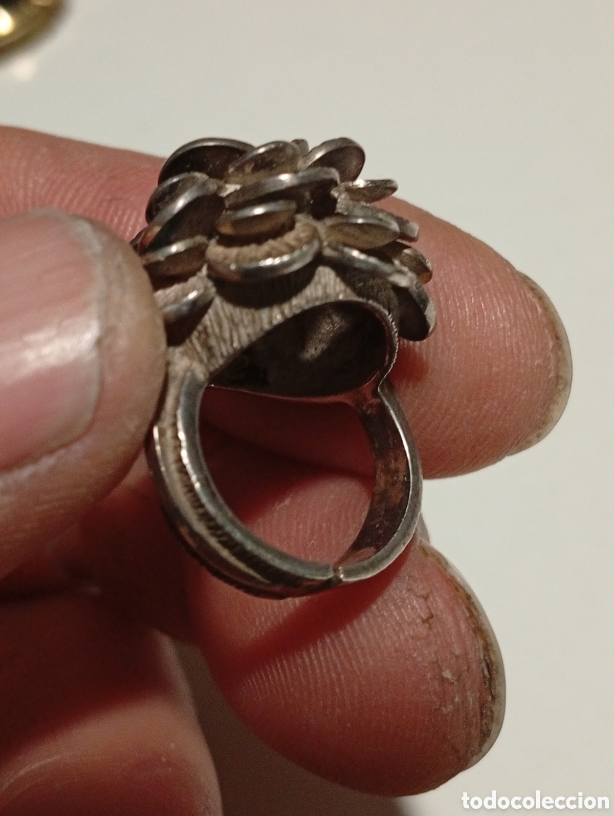 Joyeria: Anillo p&eacute;talos......... - Foto 3