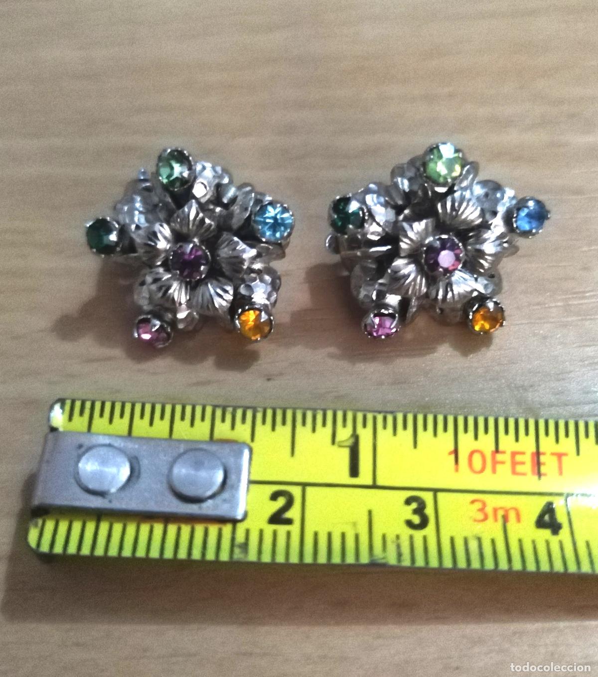 Joyeria: Pendientes plateados forma flor, cierre de clip. - Foto 3
