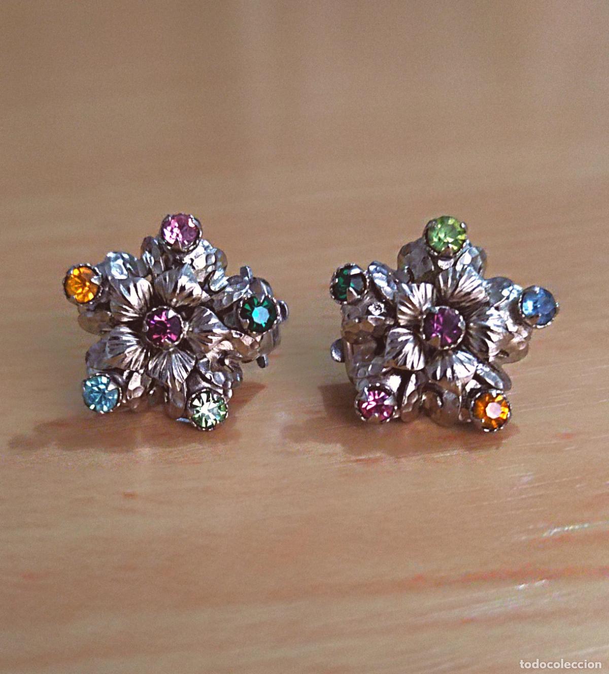 Joyeria: Pendientes plateados forma flor, cierre de clip. - Foto 1