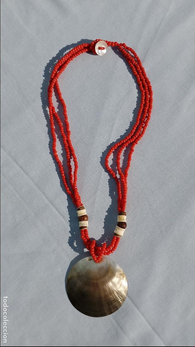 Gioielleria: Collar de cuentas rojas con colgante de n&aacute;car, nuevo