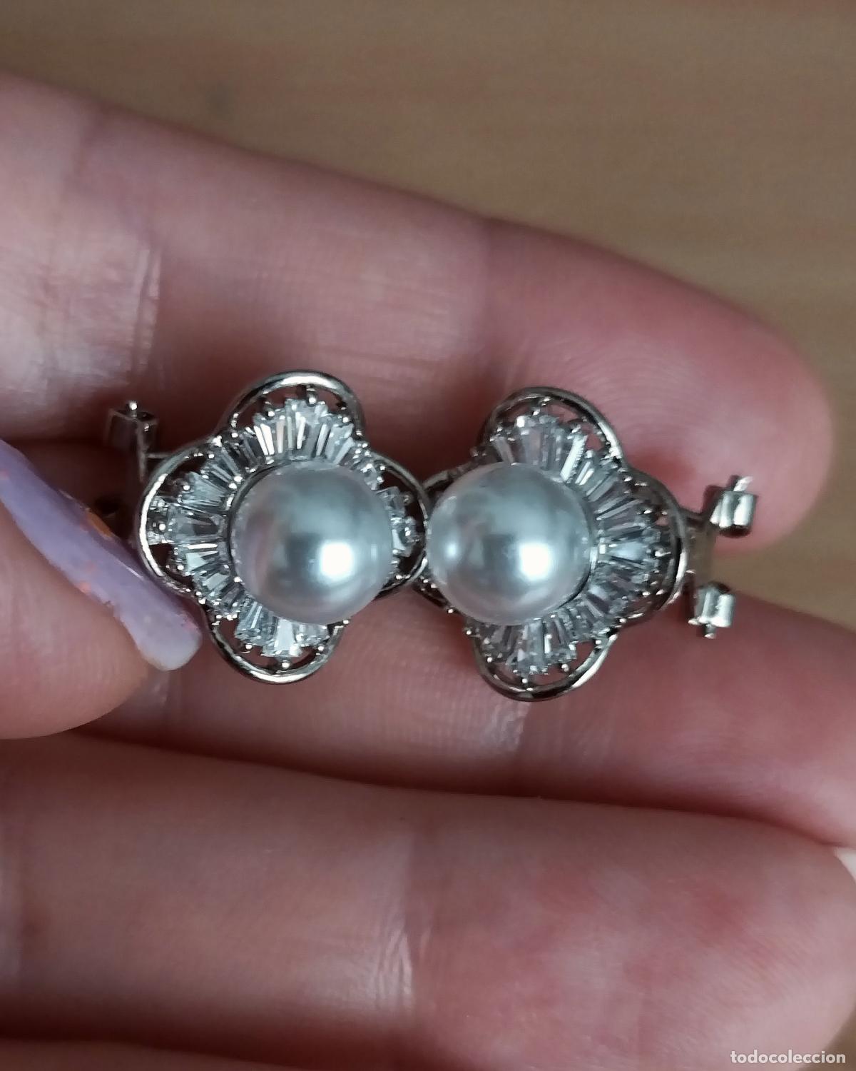Joyeria: Pendientes plateados con perla, cierre de omega. - Foto 2
