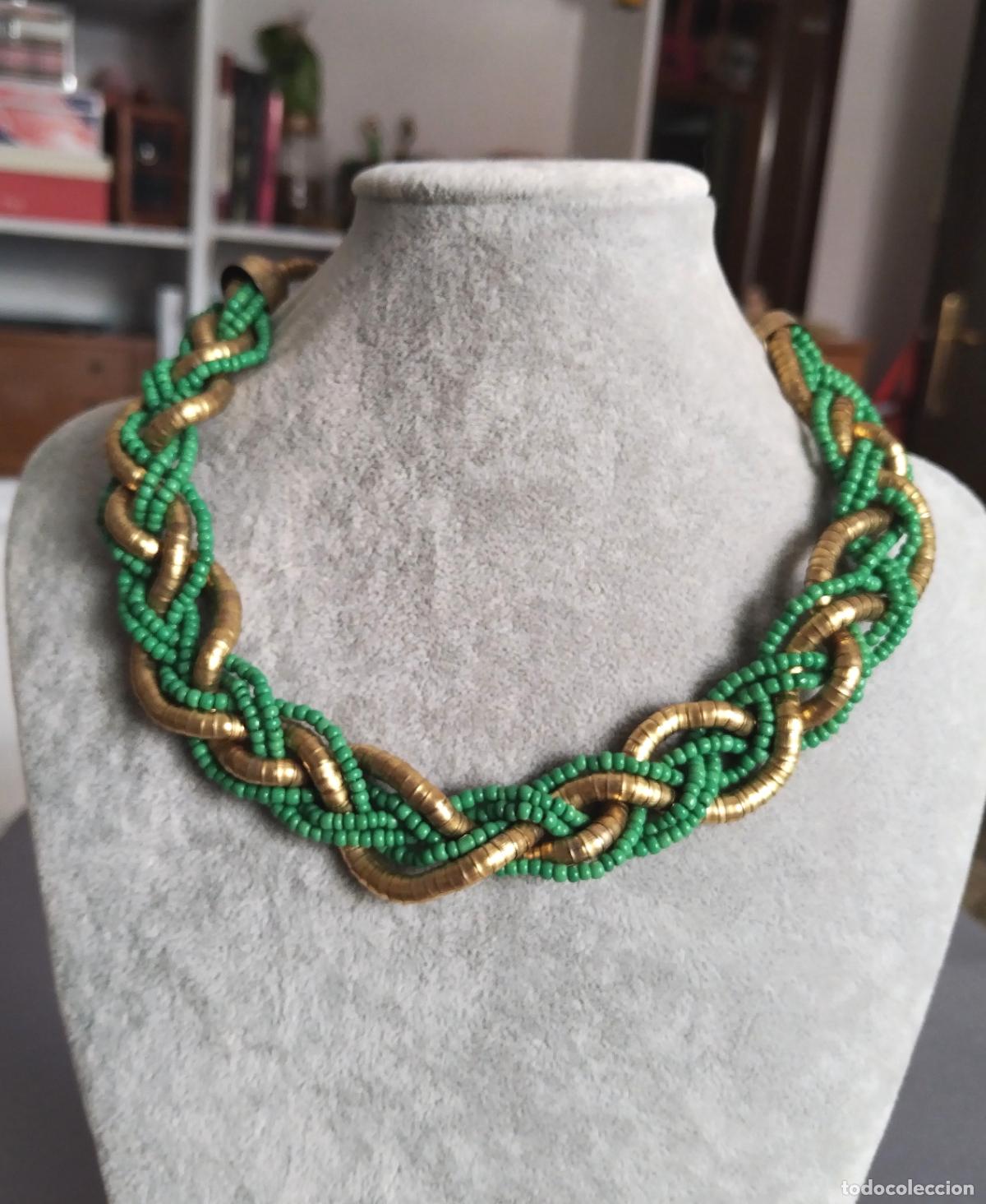 Joyeria: Collar dorado y con piedras verdes. - Foto 4
