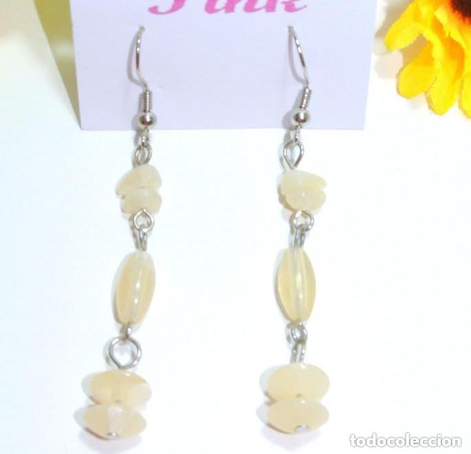 Joyeria: Pendientes vintage largos color beige, A&ntilde;o 2000, Nuevos