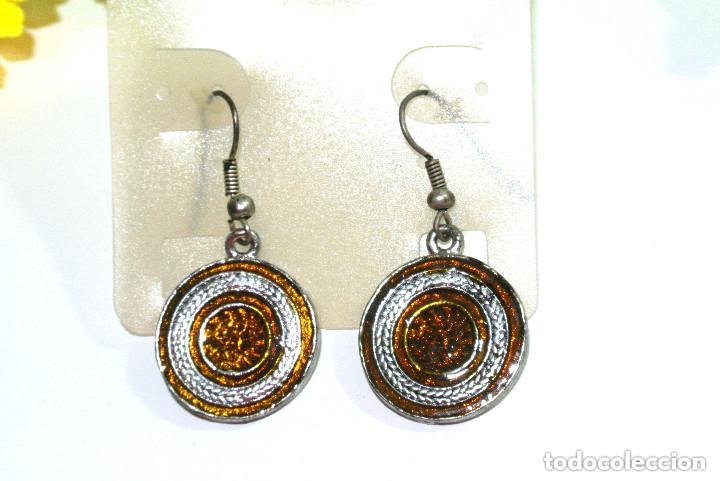 Joyeria: Pendientes color plata y marr&oacute;n, A&ntilde;o 2000, Nuevos - Foto 2