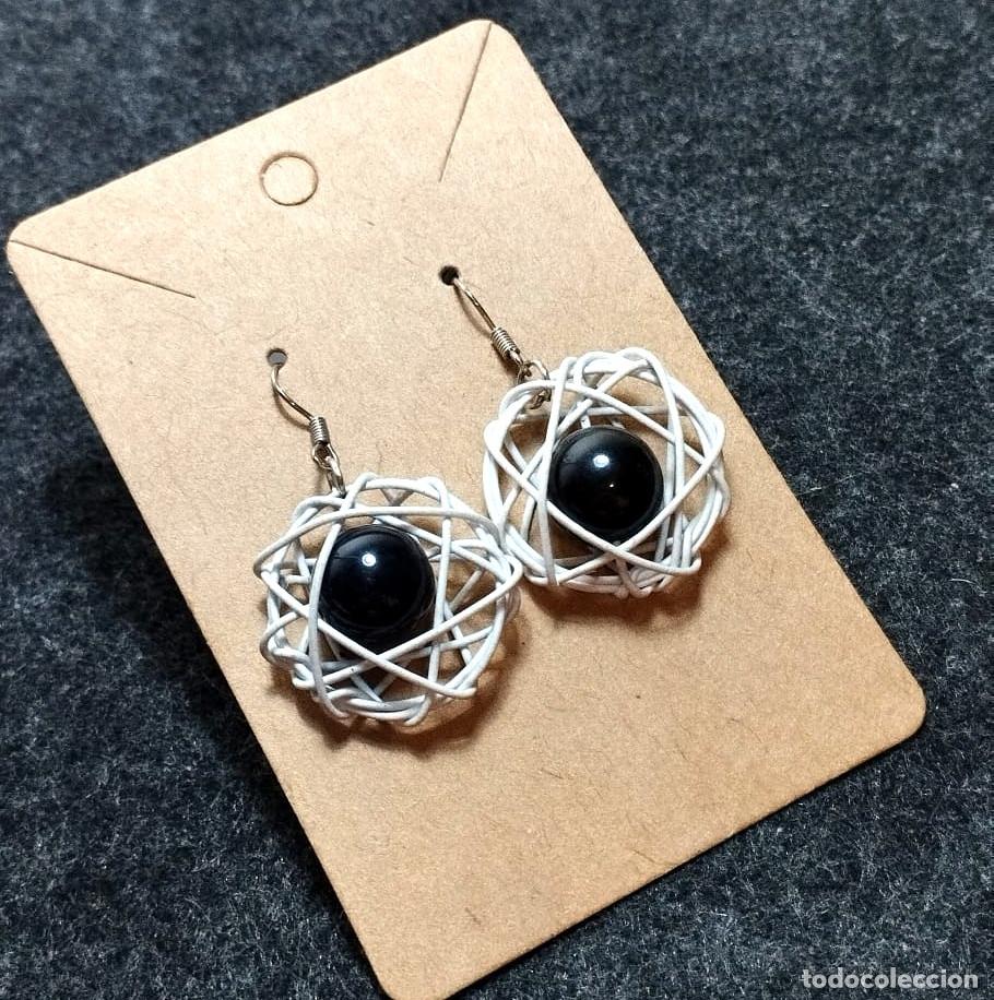 Joyeria: Pendientes color blanco y negro, A&ntilde;o 2000, Nuevos - Foto 2