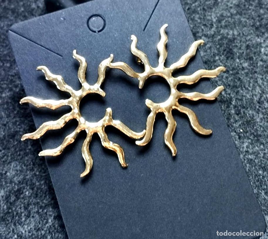 Joyeria: Pendientes largos de sol color oro, Nuevos - Foto 3