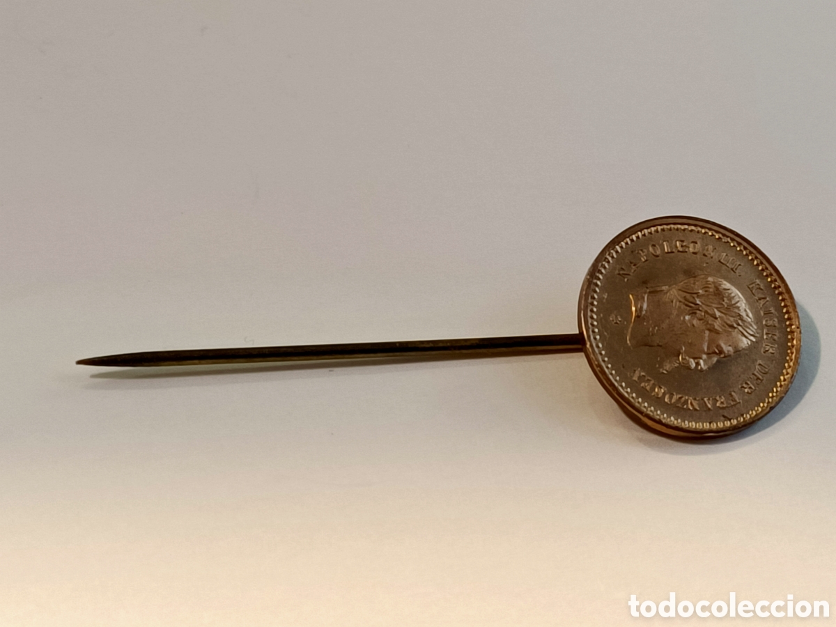Joyeria: Aguja con peque&ntilde;a moneda dorada. - Foto 2