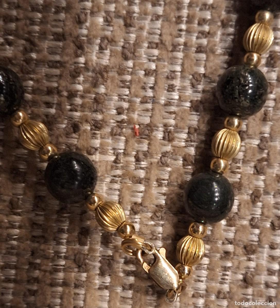 Joyeria: Collar de cuentas negras y doradas con relieve - Foto 3