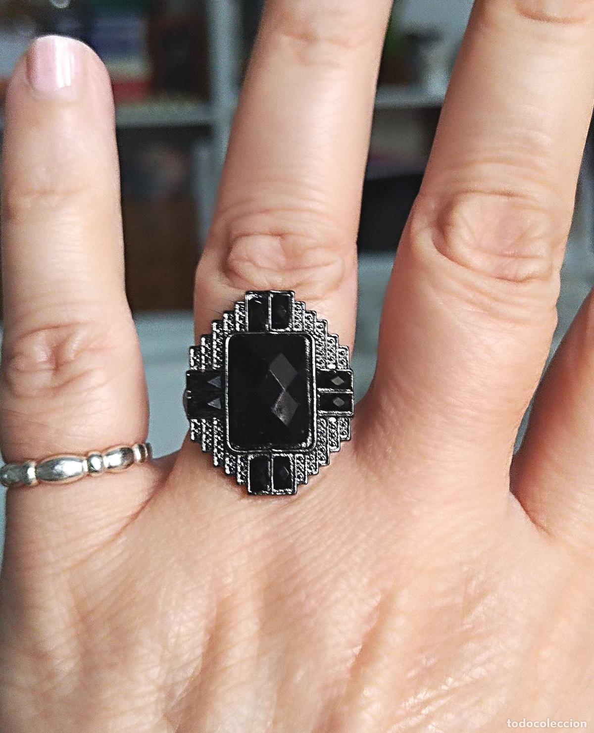 Joyeria: Anillo g&oacute;tico, con cristal negro. - Foto 1