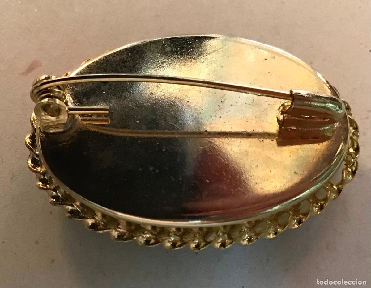Joyeria: BROCHE DORADO CON ESMALTE - Foto 2