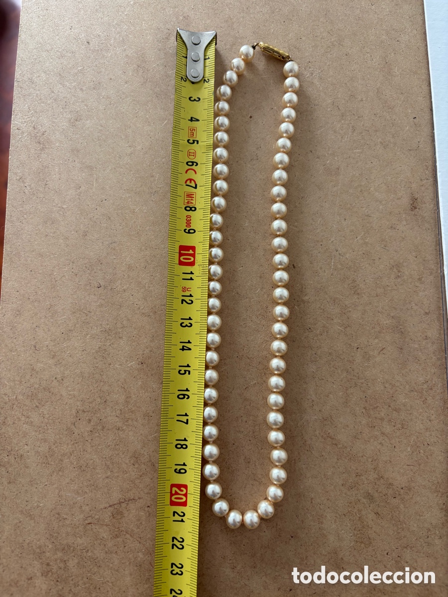 Joyeria: Collar con cierre dorado y perlas de imitaci&oacute;n (A15) - Foto 2