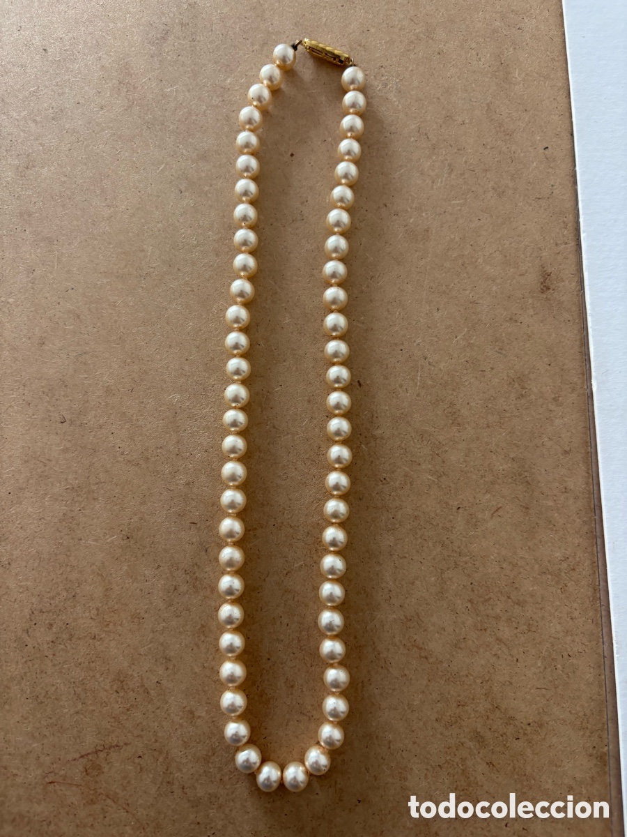 Joyeria: Collar con cierre dorado y perlas de imitaci&oacute;n (A15) - Foto 1