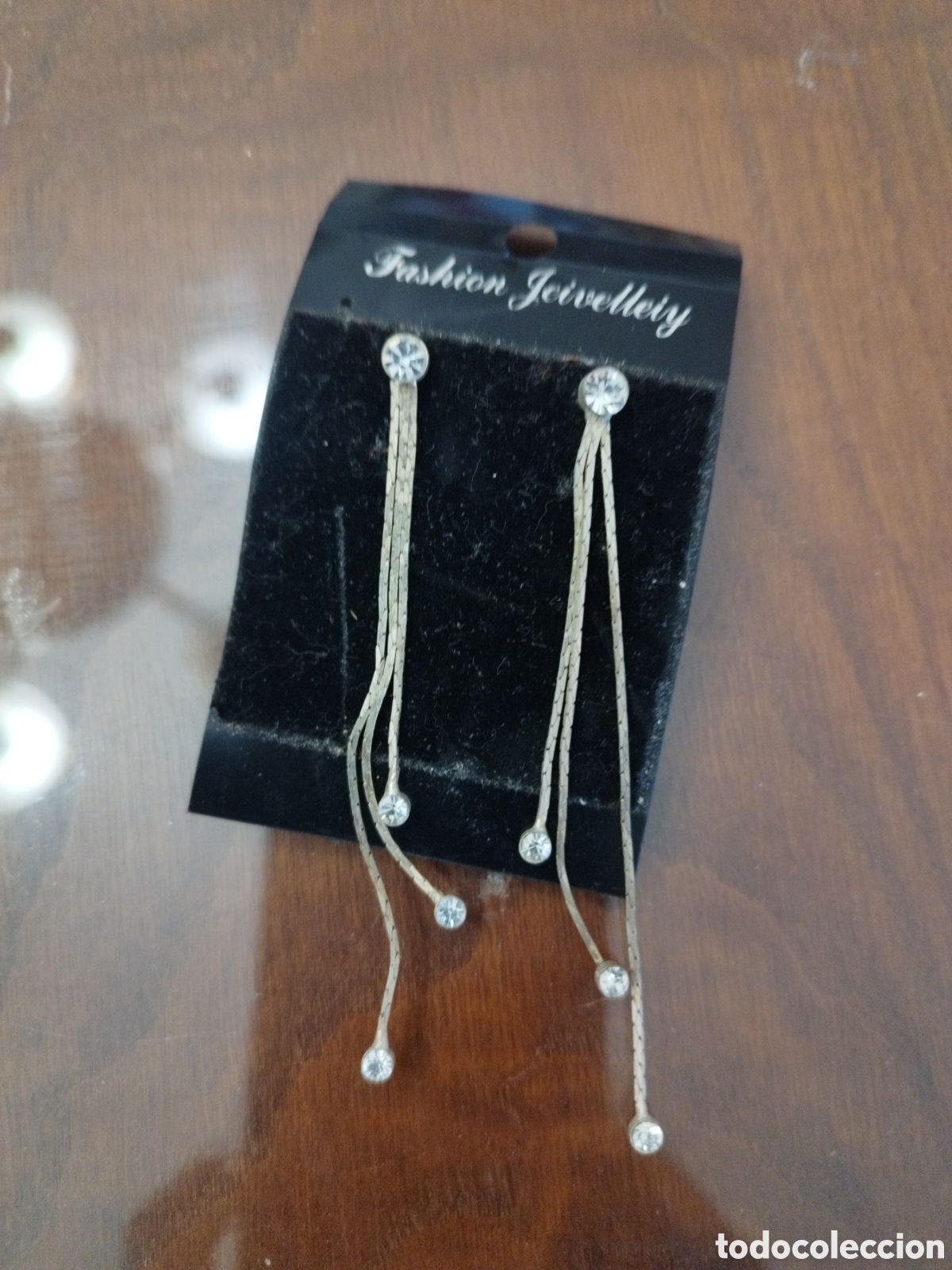 Joyeria: Pendientes largos plateados brillantes - Foto 1