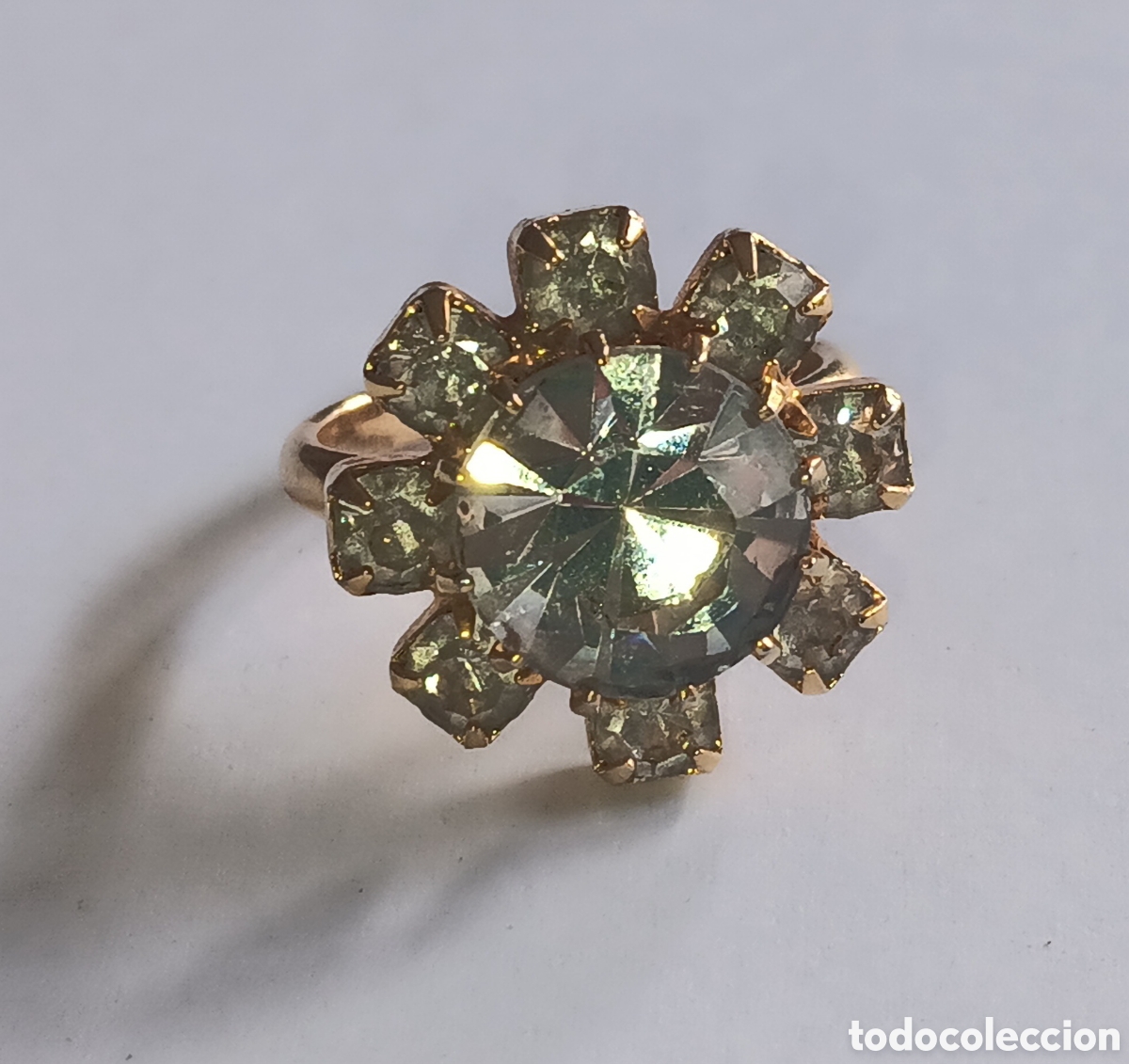 Joyeria: Anillo dorado con circonitas. A&ntilde;os 60 - Foto 1