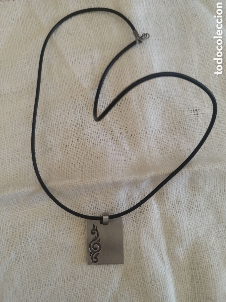 Joyeria: Collar placa acero inoxidable calada y correa de caucho - Foto 2