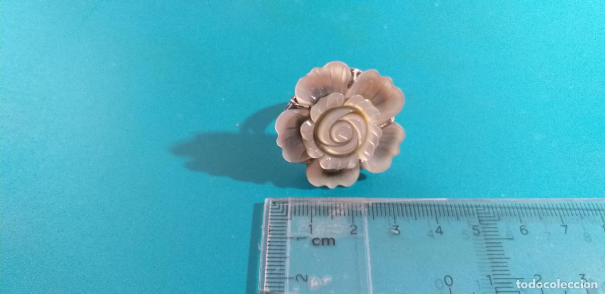 Joyeria: Anillo con forma de flor. - Foto 5