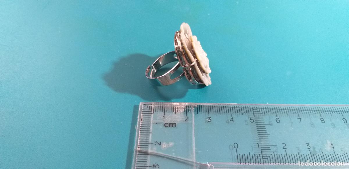 Joyeria: Anillo con forma de flor. - Foto 6