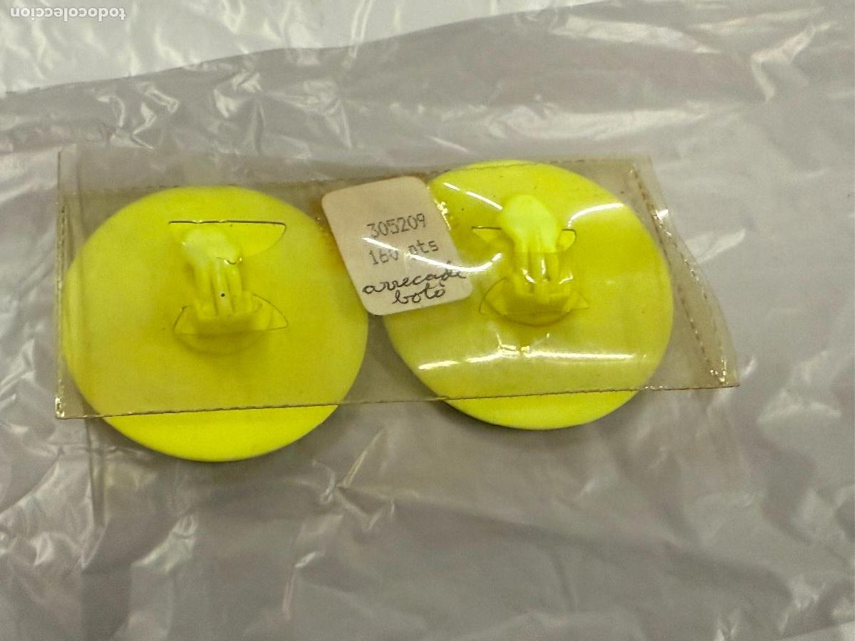 Joyeria: Curiosos pendientes VINTAGE, de material plastico, sin estrenar - Foto 2
