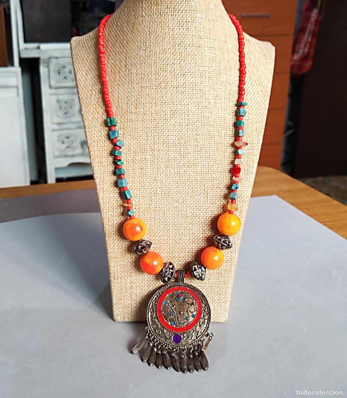 Joyeria: Collar con colgante, bisuter&iacute;a. - Foto 1