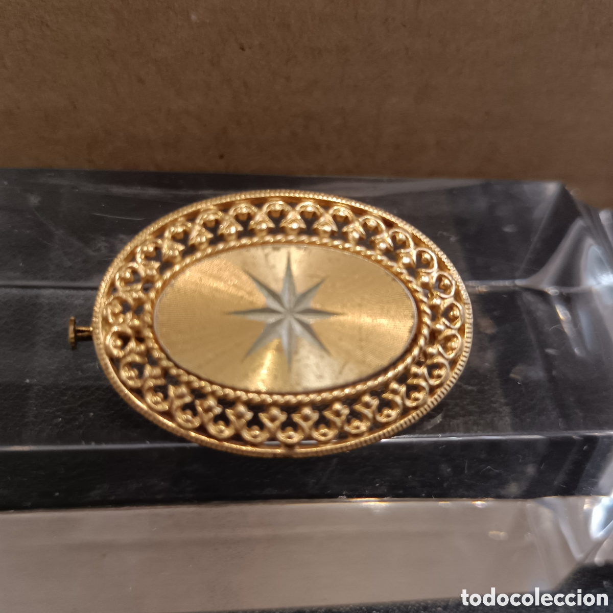 Joyeria: Broche dorado con dise&ntilde;o de estrella. - Foto 2