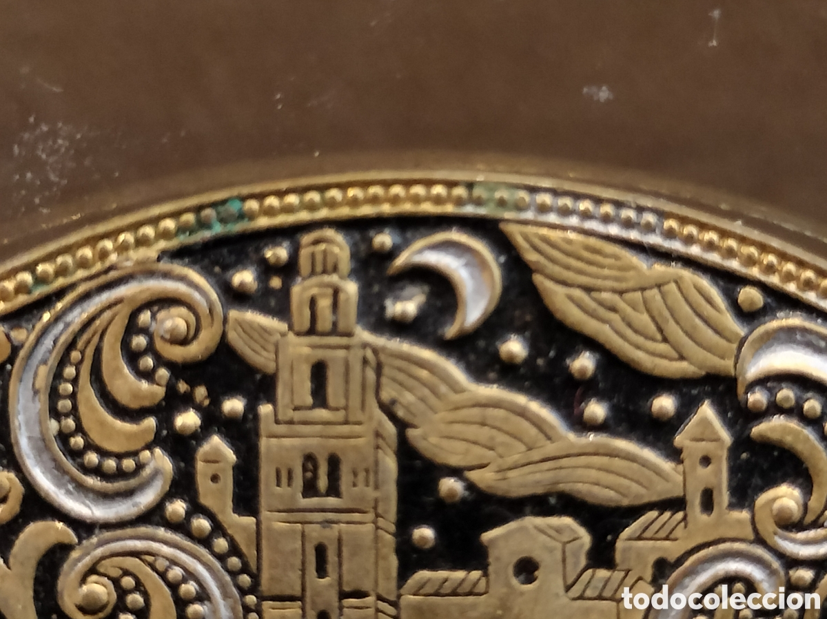 Joyeria: Broche damasquinado en forma de abanico. - Foto 2