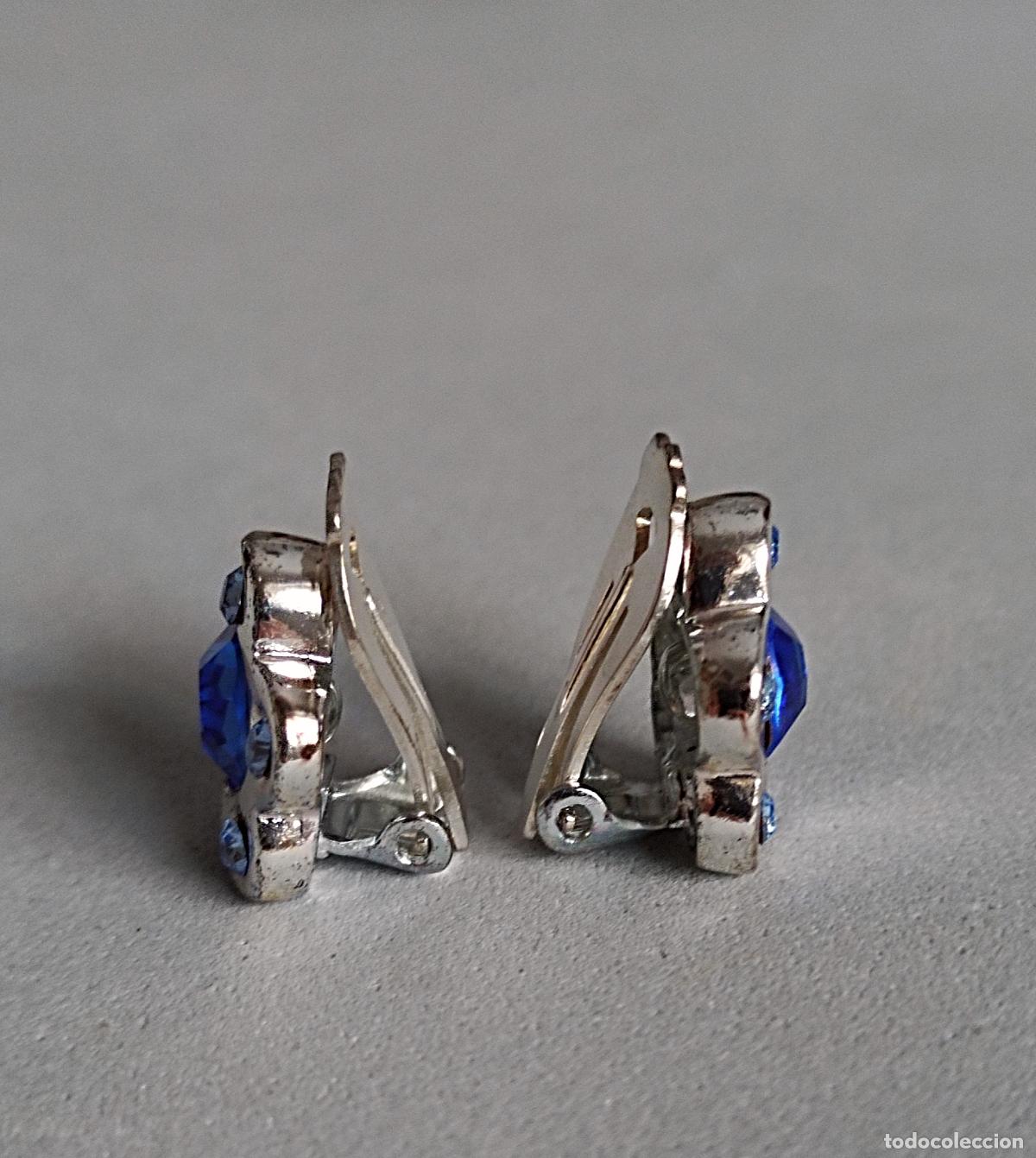 Joyeria: Pendientes plateados con forma de flor, cierre de clip. - Foto 5