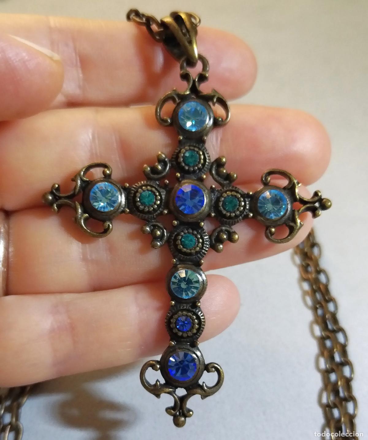 Joyeria: Cruz g&oacute;tica con cadena, bisuter&iacute;a. - Foto 2