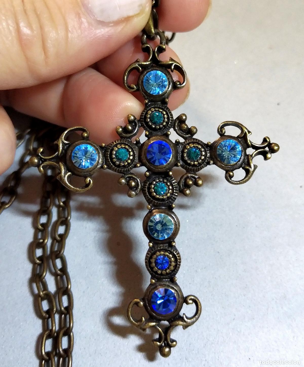 Joyeria: Cruz g&oacute;tica con cadena, bisuter&iacute;a. - Foto 1