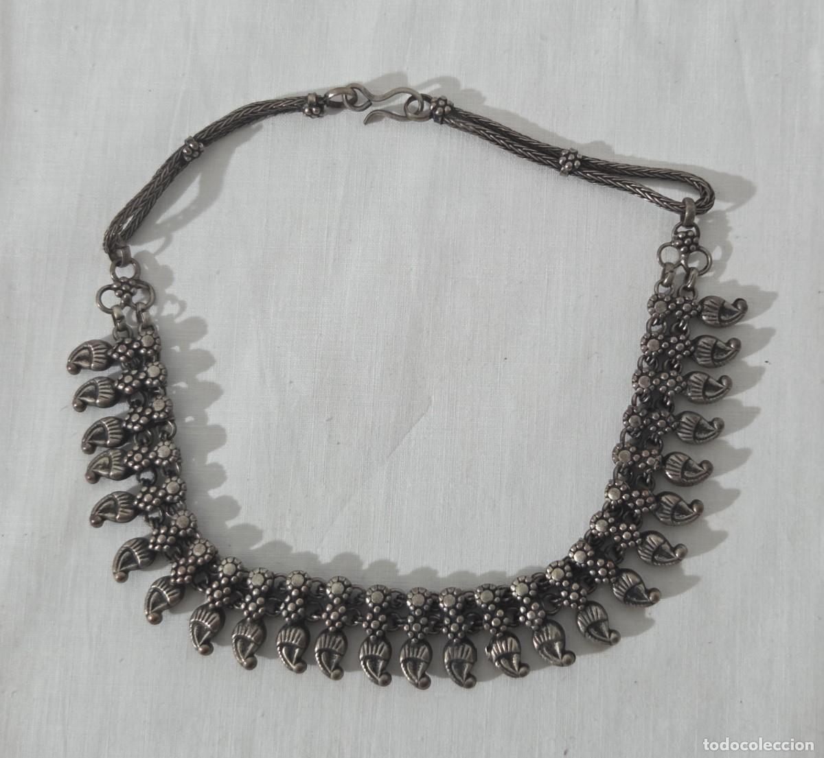 Joyeria: Collar gargantilla de metal blanco - Foto 1