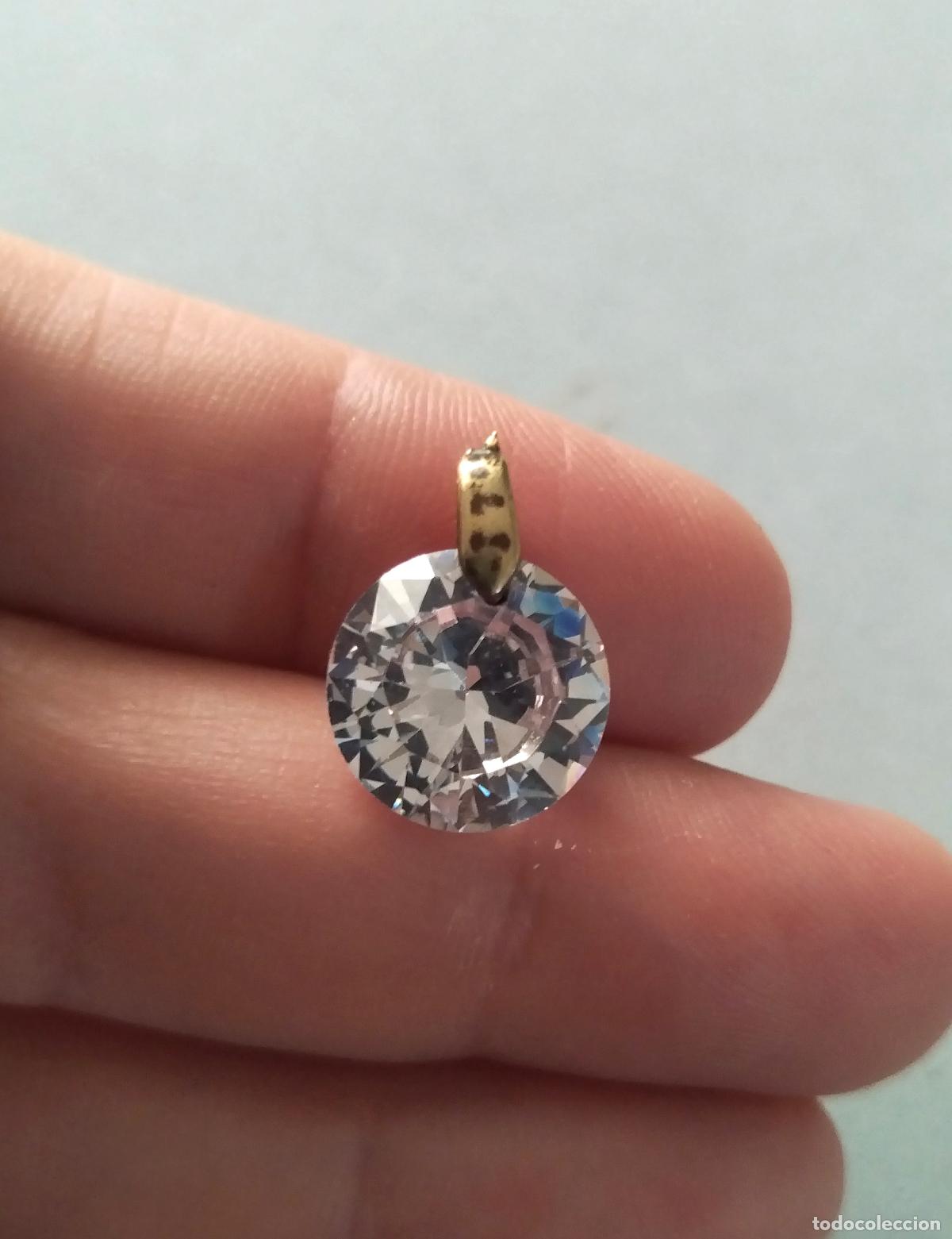Joyeria: Colgante dorado con circonita. - Foto 4