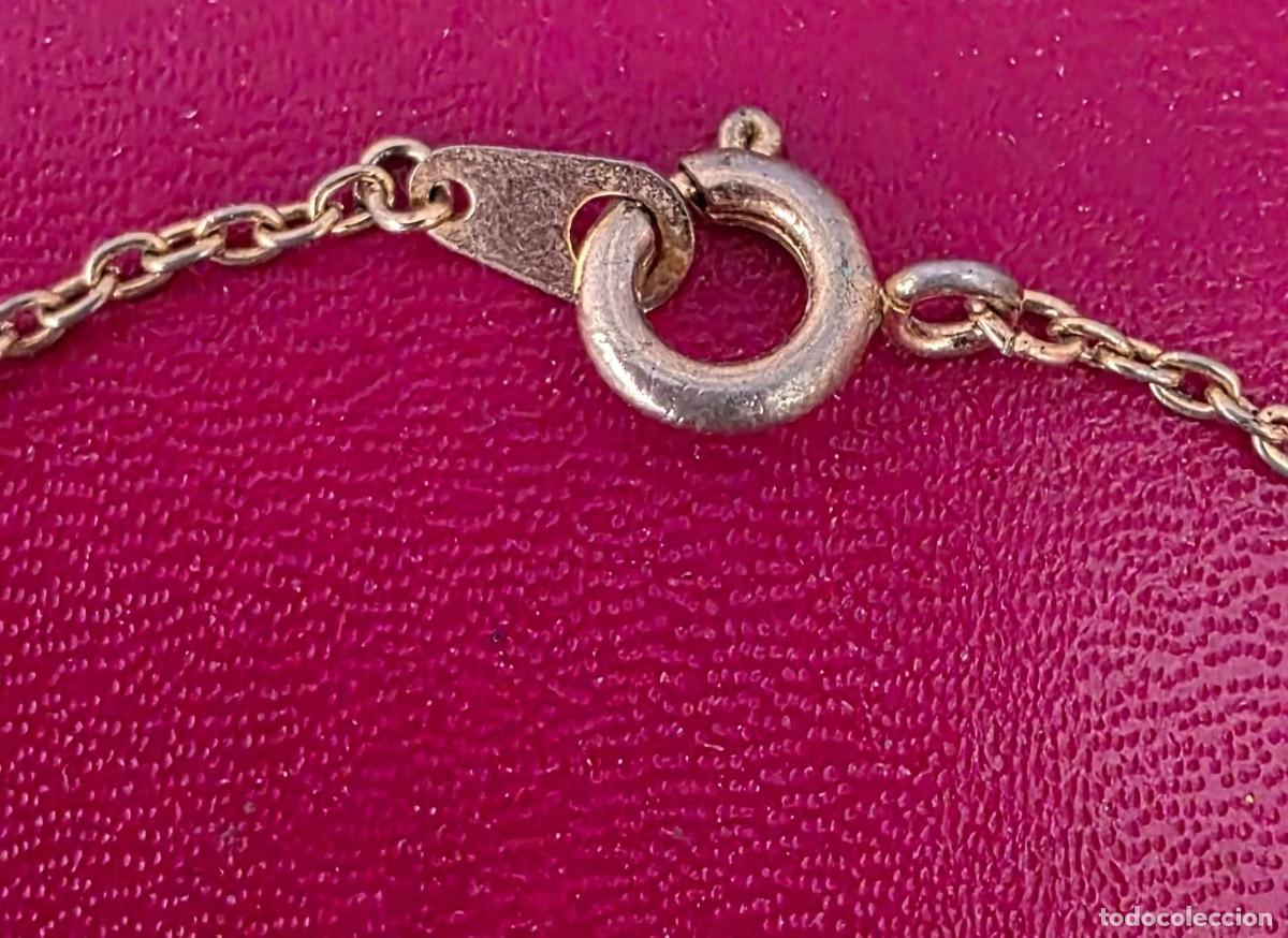Joyeria: Collar de dos conejos saltando en chapa dorada - Foto 3