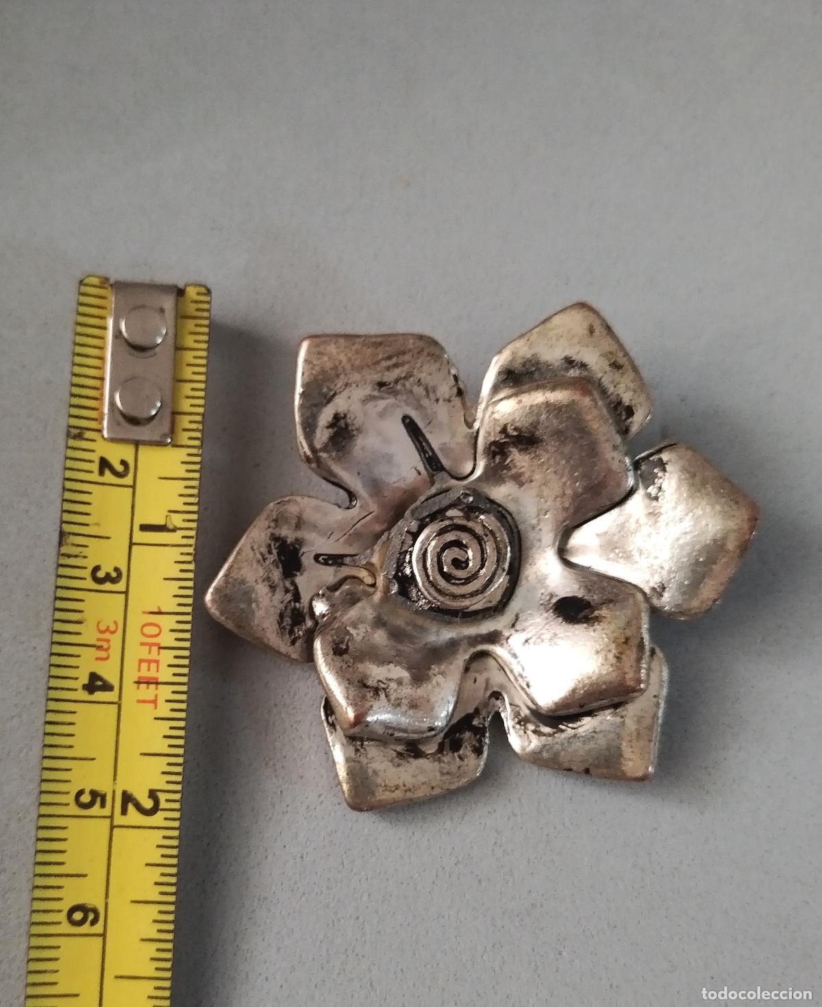 Joyeria: Colgante plateado forma de flor. - Foto 4