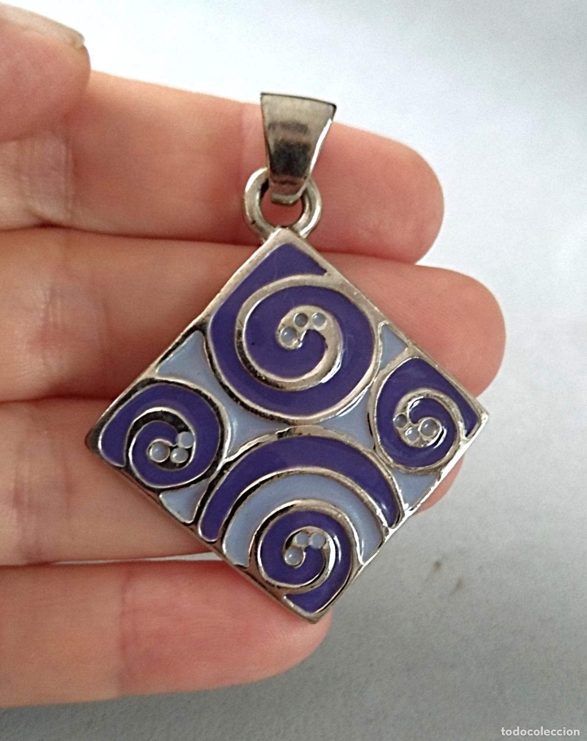Joyeria: Colgante plateado, bisuter&iacute;a. - Foto 3