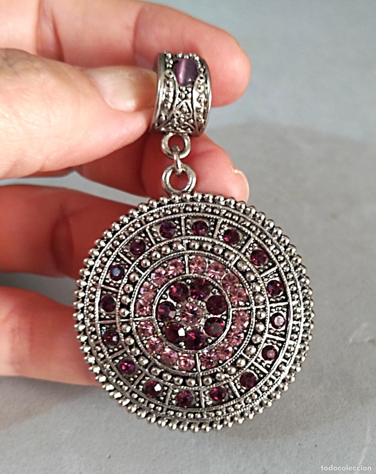 Joyeria: Colgante plateado, bisuter&iacute;a. - Foto 2