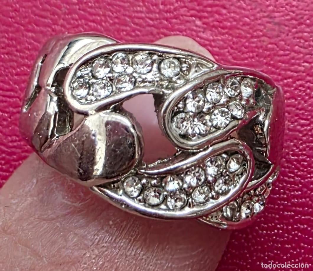 Joyeria: Anillo plateado con circonitas &ndash; dise&ntilde;o entrelazado - Foto 2