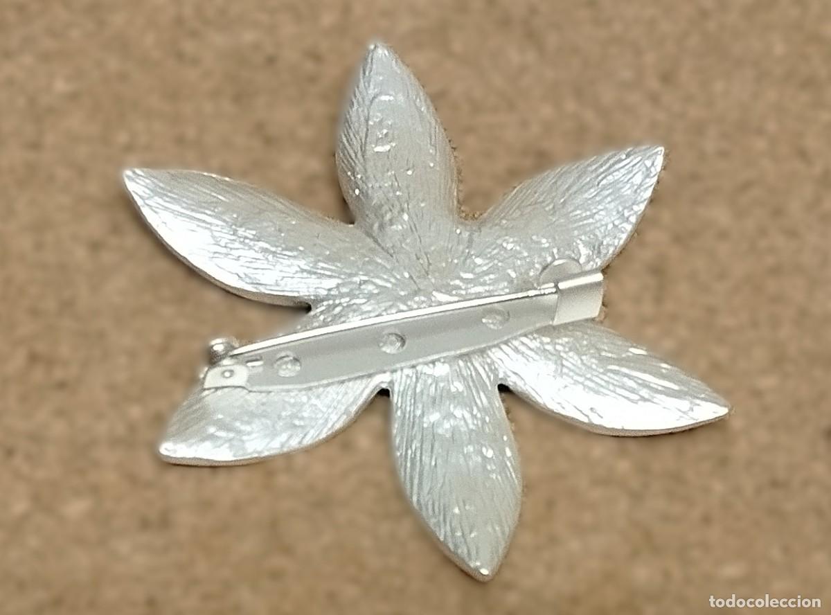 Joyeria: Broche bisuter&iacute;a, flor plateada - Foto 2