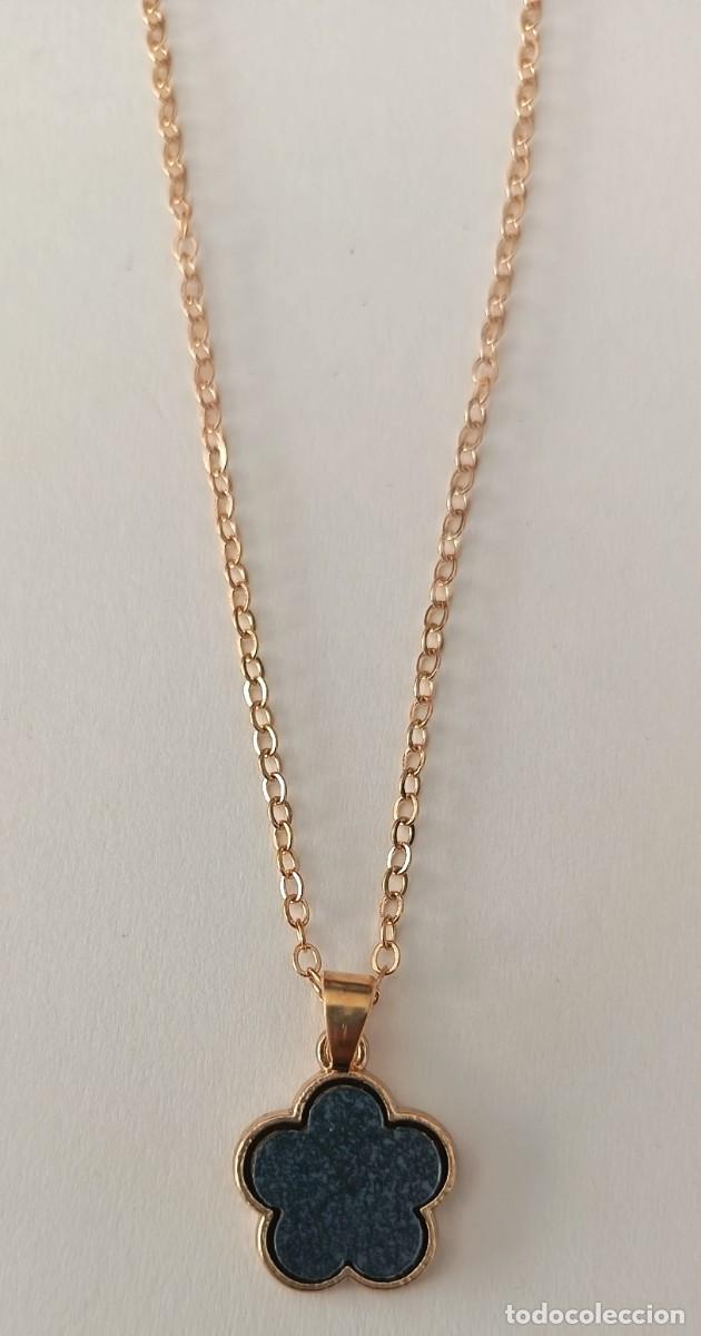 Joyeria: Collar dorado con flor. Cadena regulable. - Foto 2