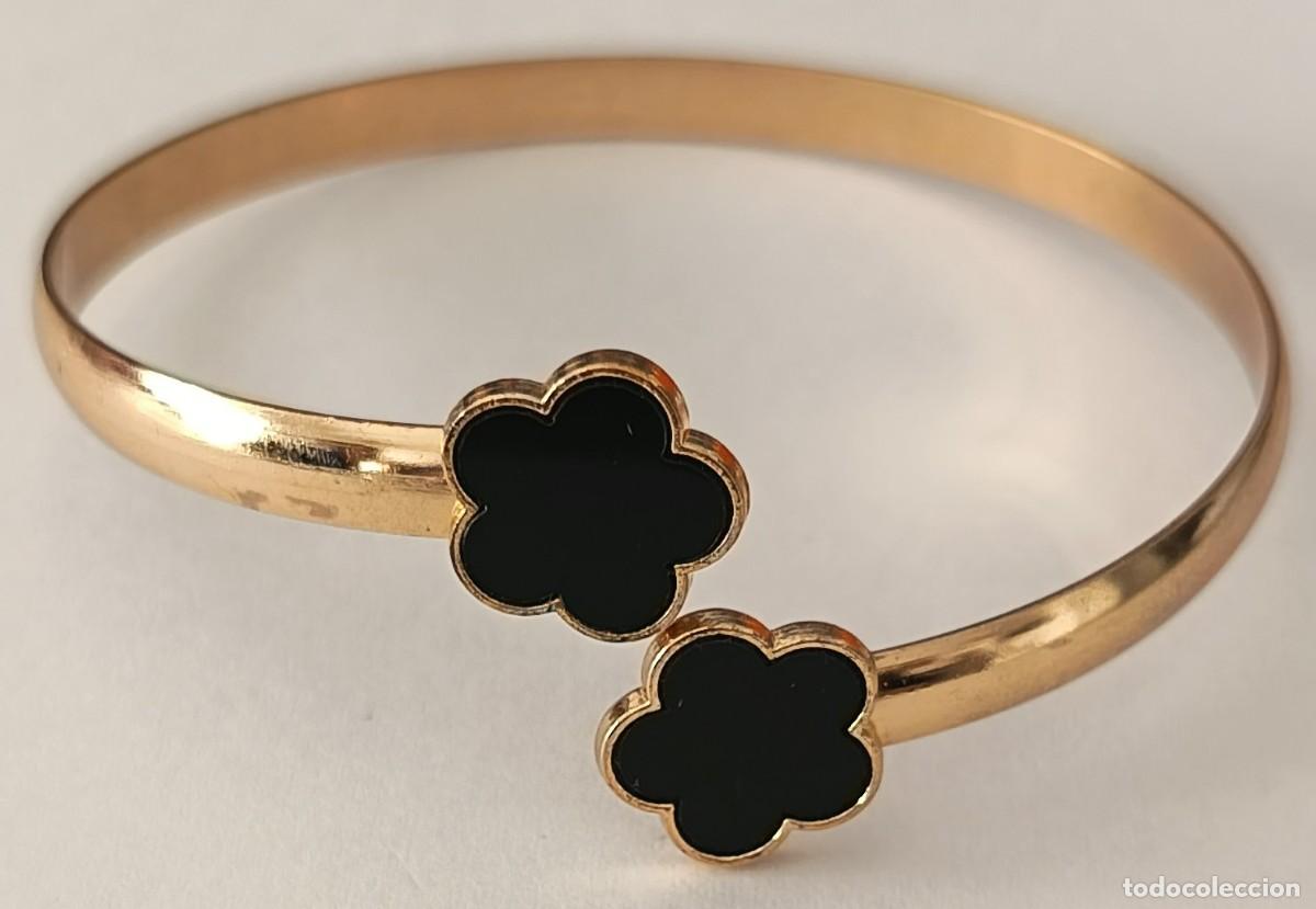 Joyeria: Pulsera dorada con 2 flores. Regulable. Rigida. - Foto 1