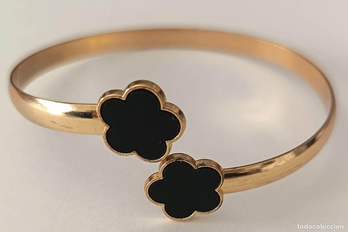 Joyeria: Pulsera dorada con 2 flores. Regulable. Rigida. - Foto 6