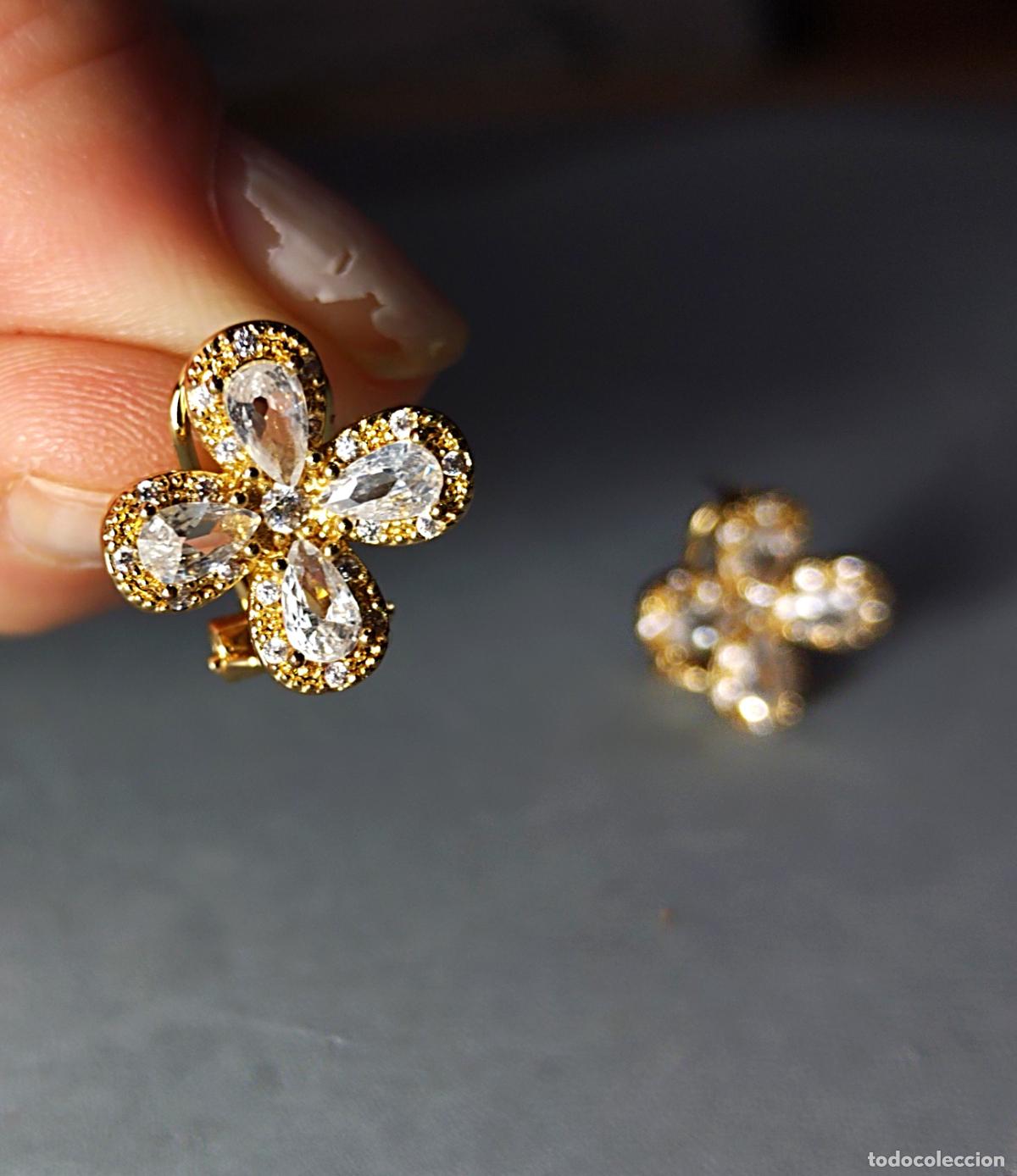 Joyeria: Pendientes dorados, con circonitas, cierre de omega. - Foto 2
