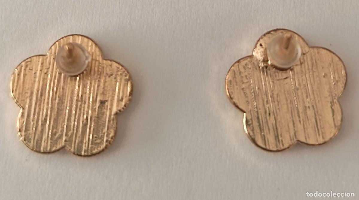 Joyeria: Pendientes dorados. Flor negra. - Foto 6