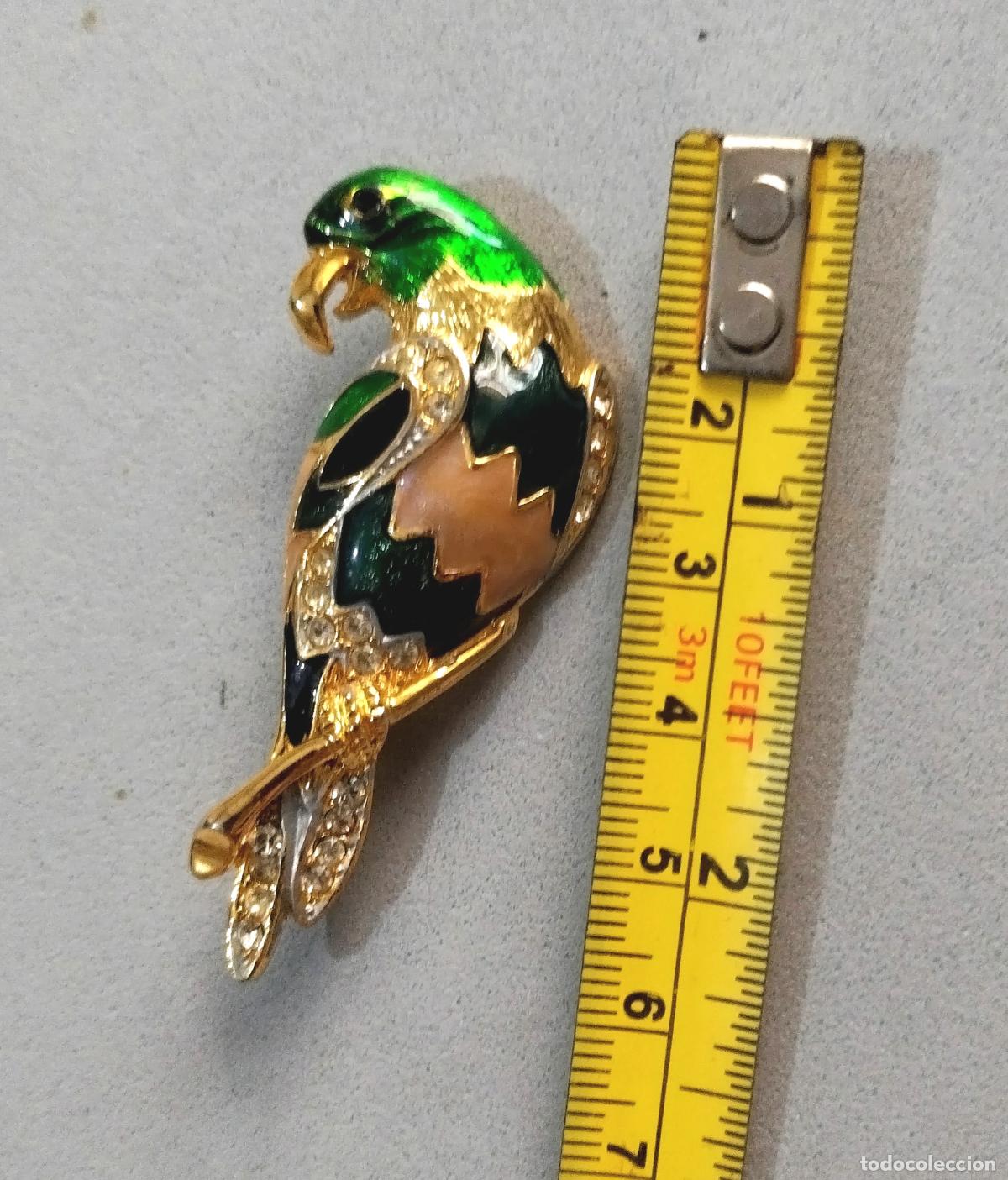 Joyeria: Broche dorado, forma de loro, p&aacute;jaro. - Foto 2