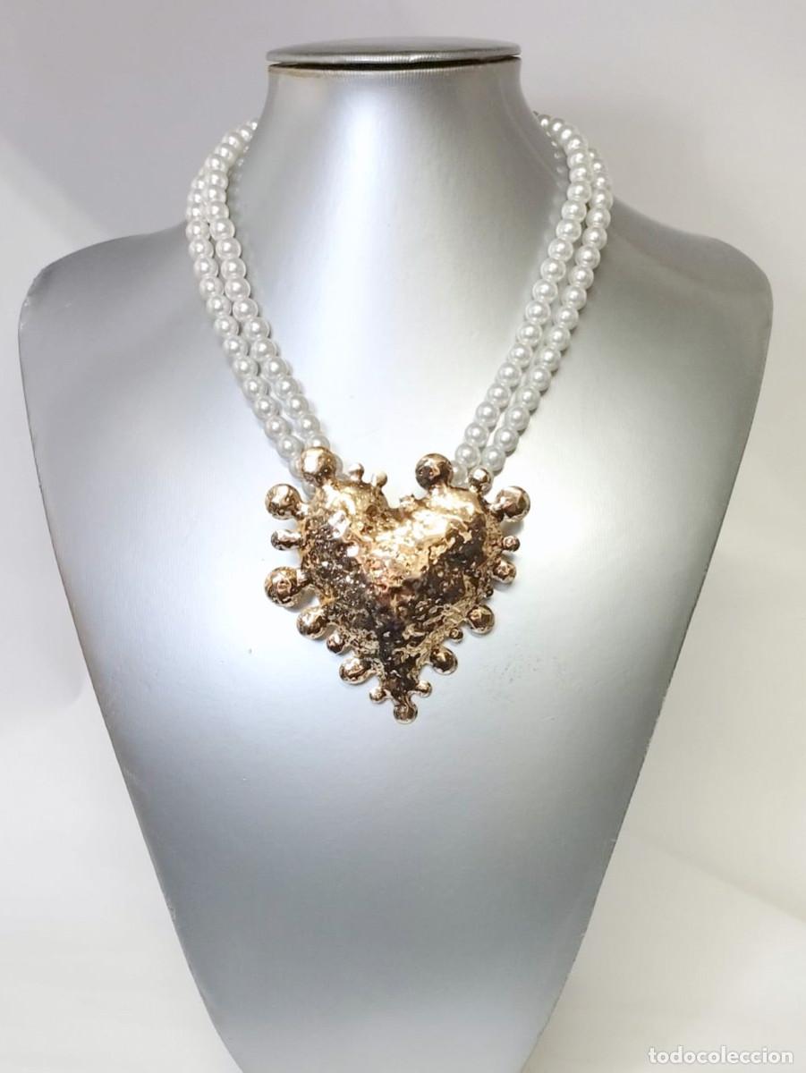 Joyeria: Collar corto perlas blancas y coraz&oacute;n color oro, Nuevo - Foto 2