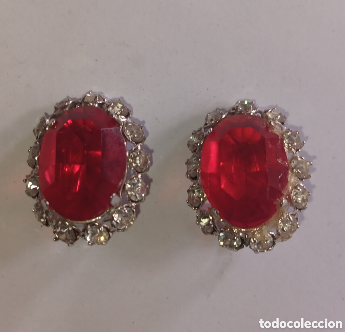 Joyeria: Pendientes a&ntilde;os 60. Con piedras rojas. - Foto 1