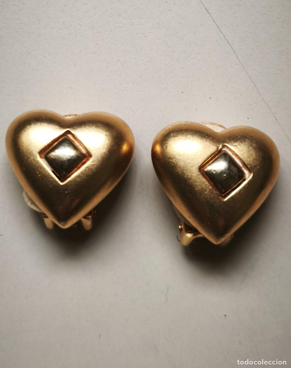 Joyeria: Pendientes dorados en forma de coraz&oacute;n - Foto 1