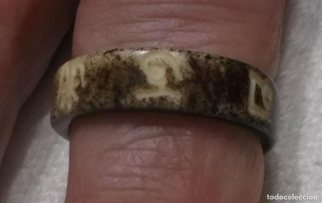 Joyeria: anillo de madera decorado - Foto 1