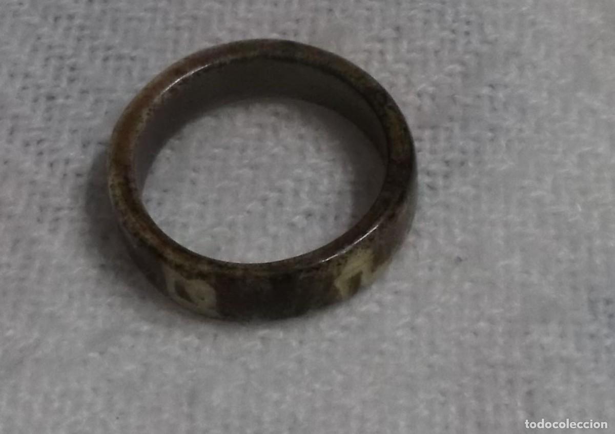 Joyeria: anillo de madera decorado - Foto 2