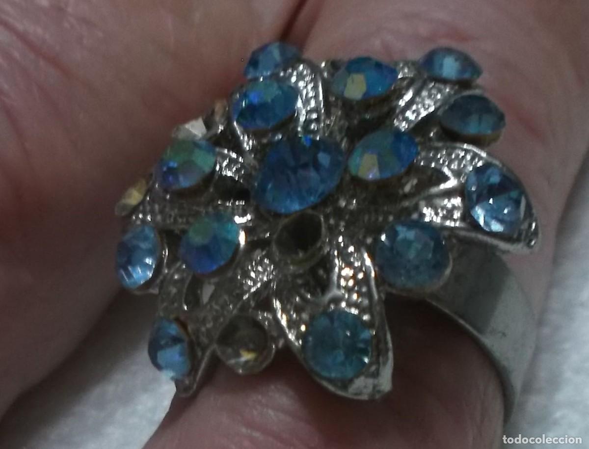 Joyeria: anillo forma de flor con piedrecitas azules - Foto 2