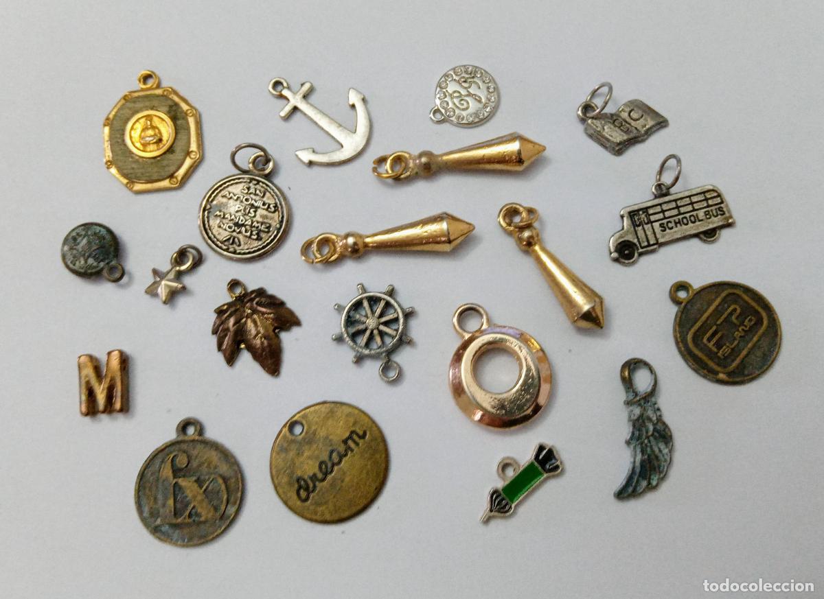 Joyeria: LOTE DE COLGANTES. BISUTER&Iacute;A. - Foto 1